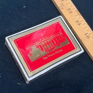 Vintage sealed White House gift shop playing cards. Gemaco